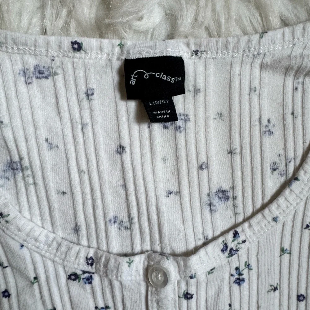 Floral Button-Down Sleepwear Top - Picture 6 of 7